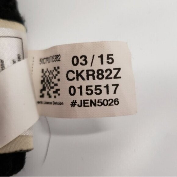 Chicago Blackhawks Toque Beanie Cuffed Knit Hat Pom Pom NHL Logo CCM Hoc… - Picture 12 of 12